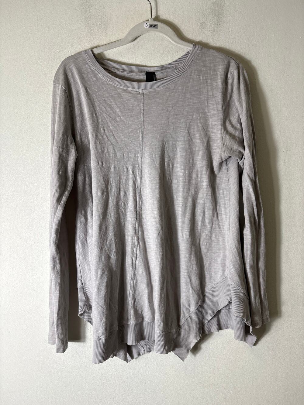 Bobbi Light Gray Long Sleeve Swing Top Sz M